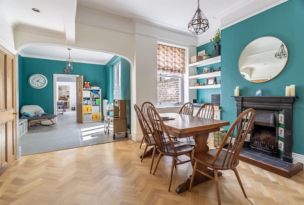 Property photo 3 of 19 Dining Room