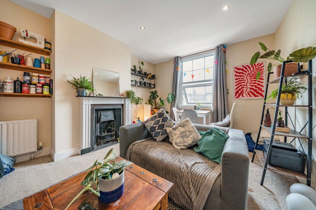 Property photo 2 of 14 Picture No. 20