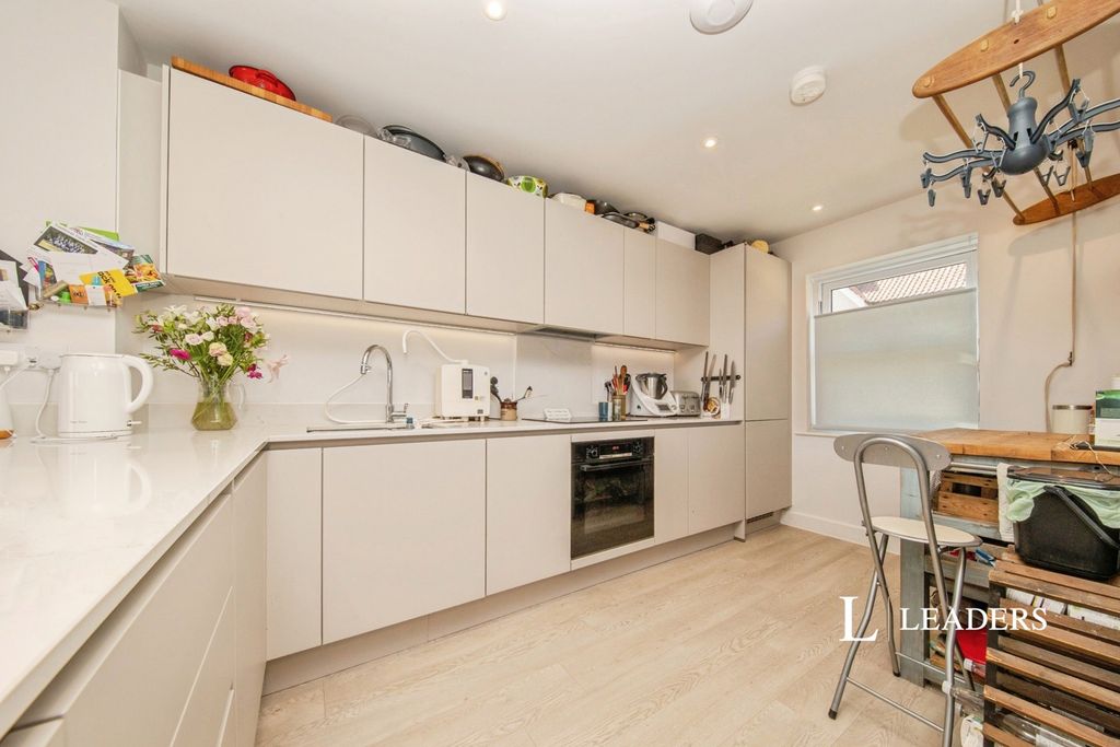 Property photo 2 of 10 Pbox-Img.Jpg