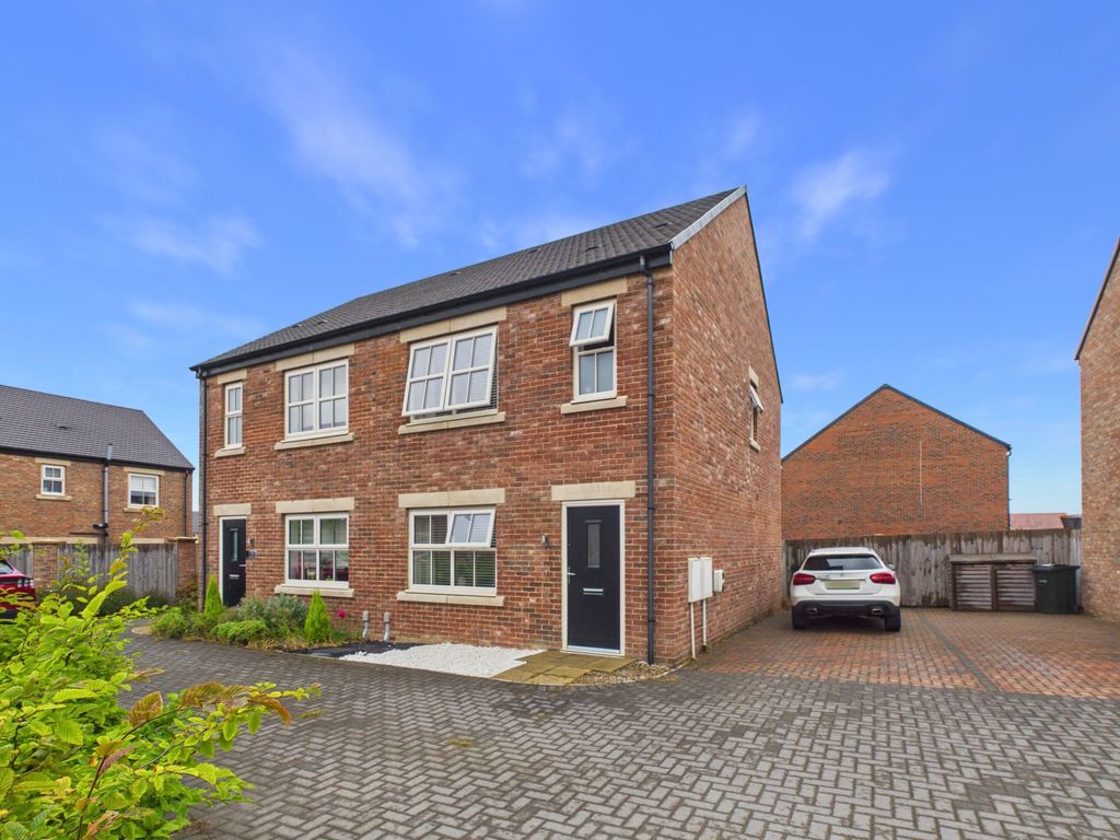 Property photo 1 of 10 External