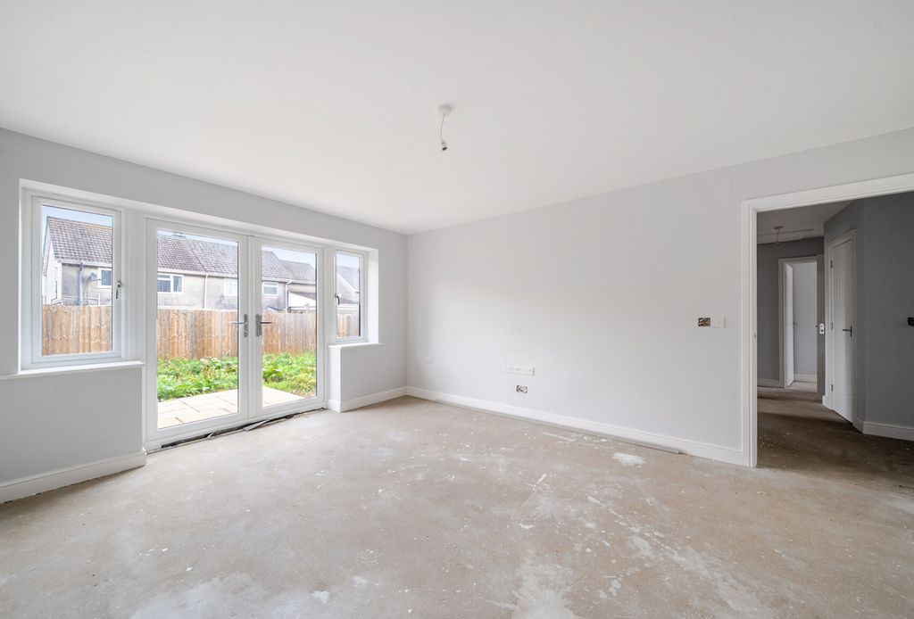 Property photo 3 of 15 1375475-11-6909Cf...