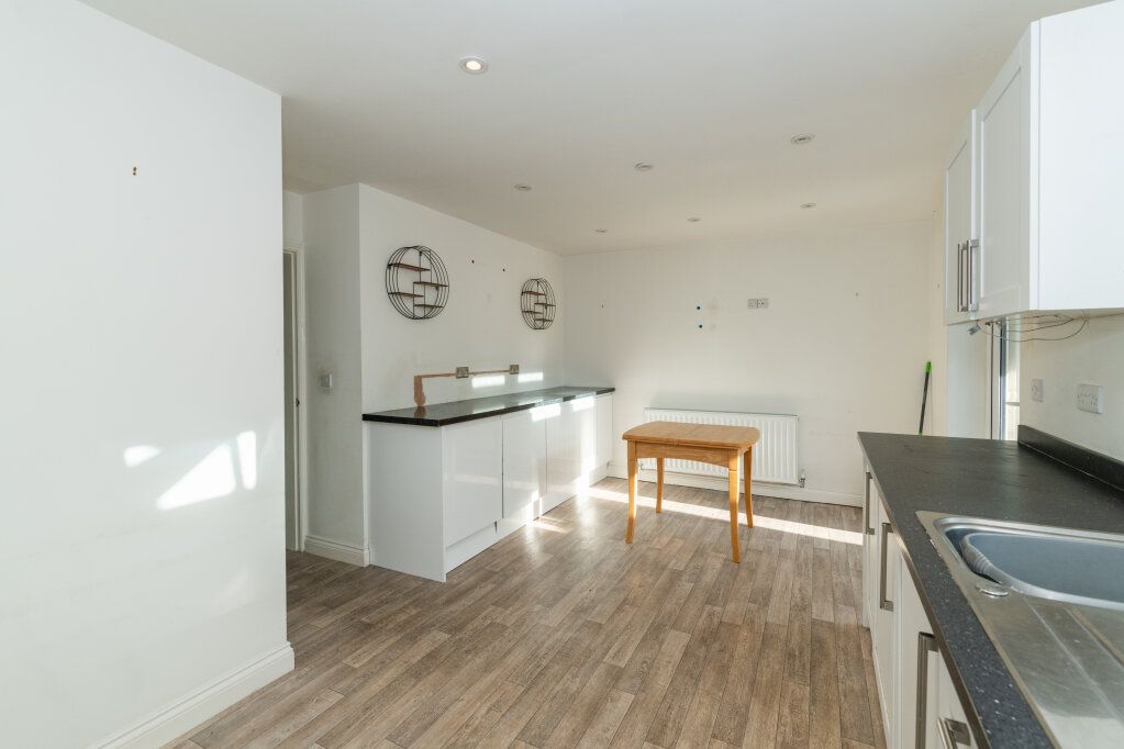 Property photo 3 of 16 Kitchen/Diner