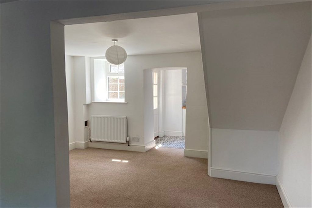 Property photo 3 of 11 Dining Area