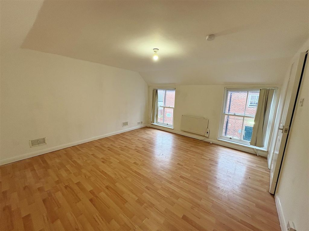 Property photo 2 of 5 Lounge