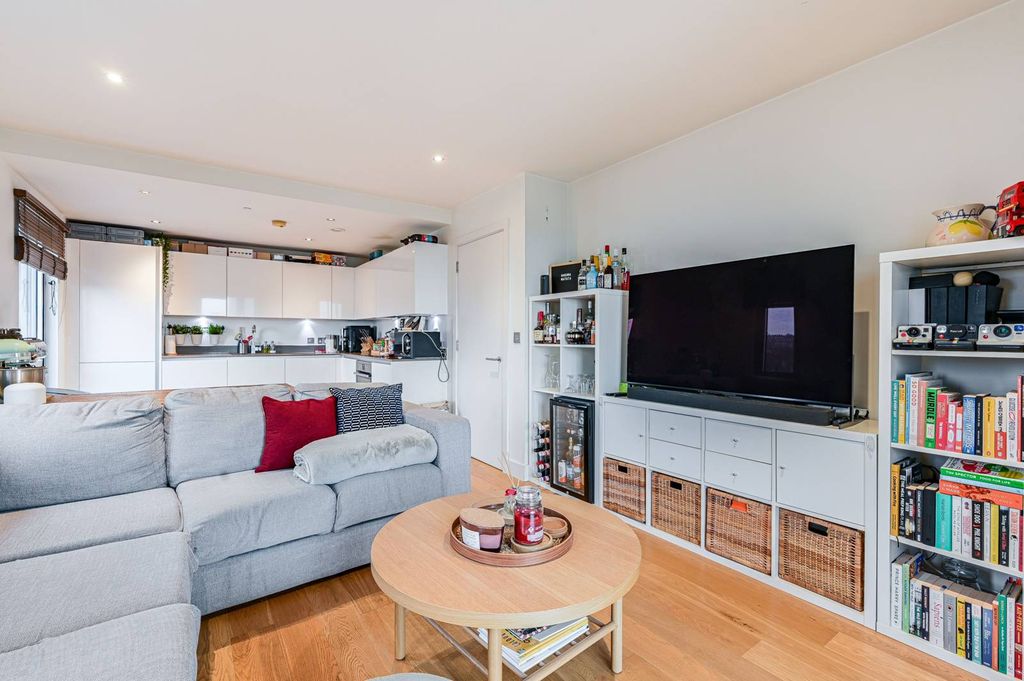 Property photo 3 of 23