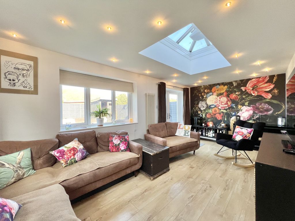 Property photo 3 of 23