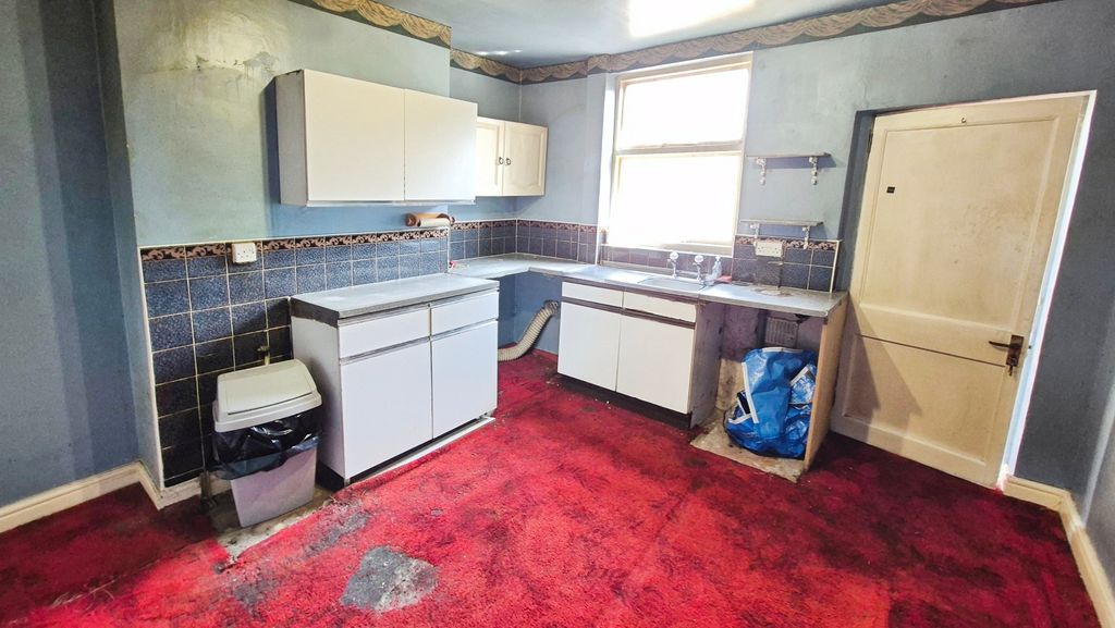 Property photo 2 of 13 Kitchen