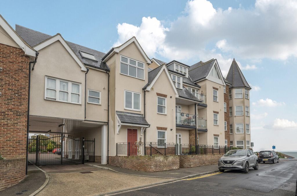 Property photo 1 of 17 Front (Exterior)