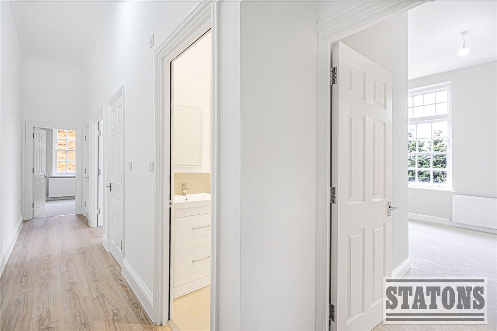 Property photo 3 of 16 Picture No. 24