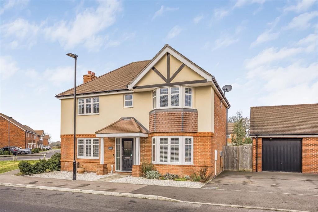 Property photo 1 of 27 4 West Brook View, Emsworth-Porticomarketing-Soldb