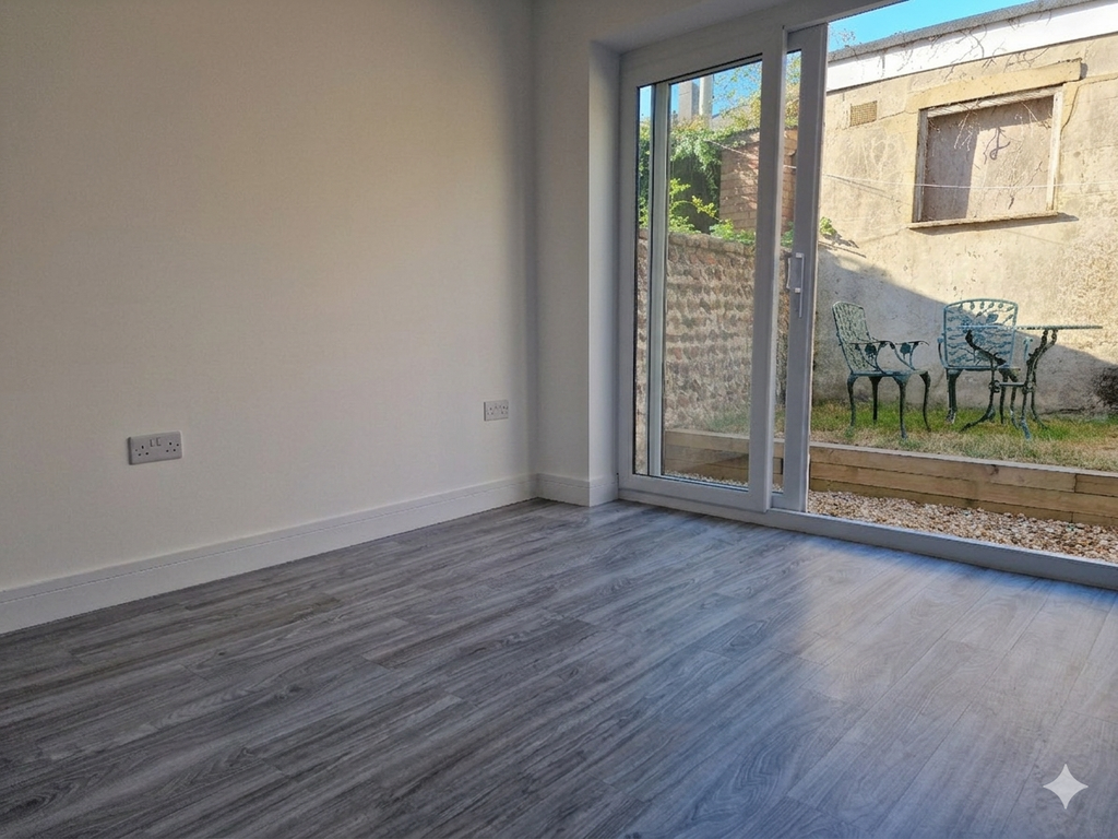 Property photo 3 of 12 Lounge.2