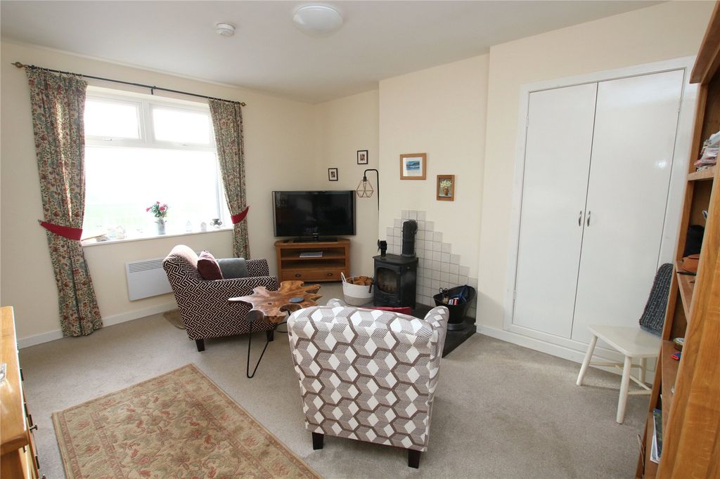 Property photo 3 of 28 Living Room