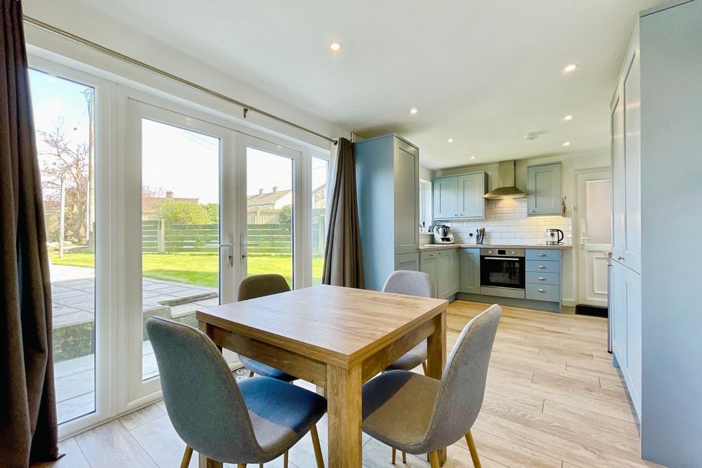 Property photo 3 of 19 Pbox-Img.Jpg