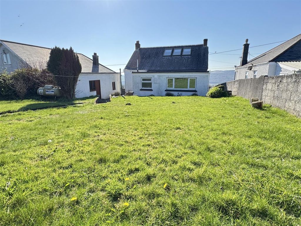 Property photo 3 of 35