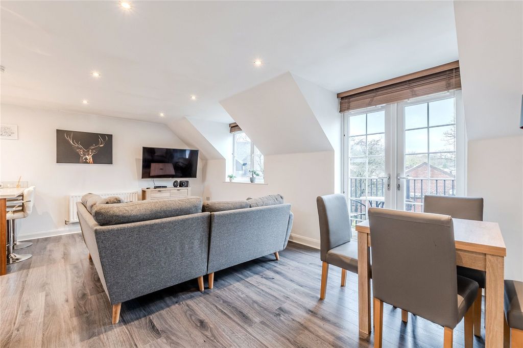 Property photo 1 of 16 Picture No. 17