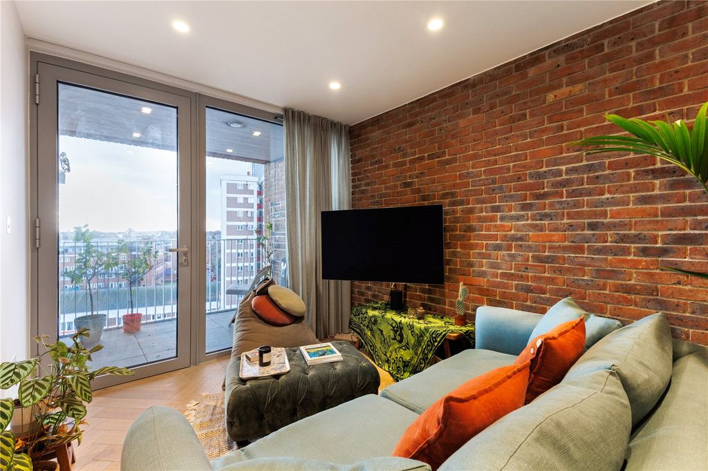Property photo 1 of 25 Open Plan Living