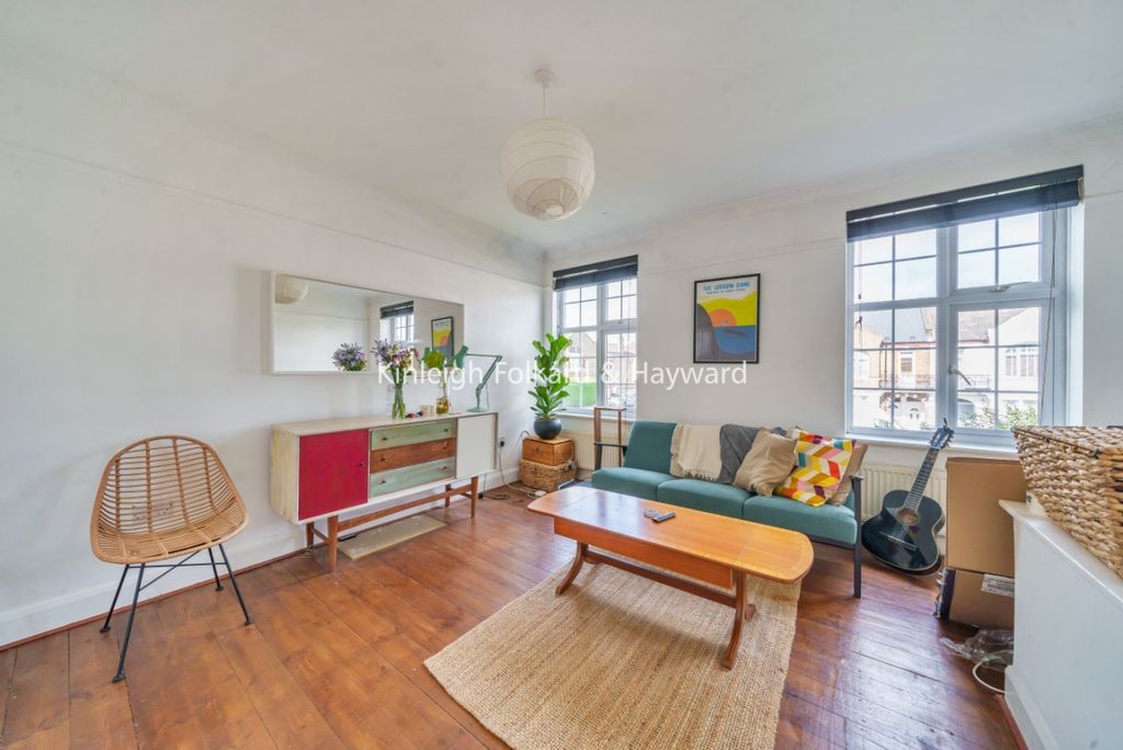Property photo 2 of 6 2992B367-B877-47Bd-9