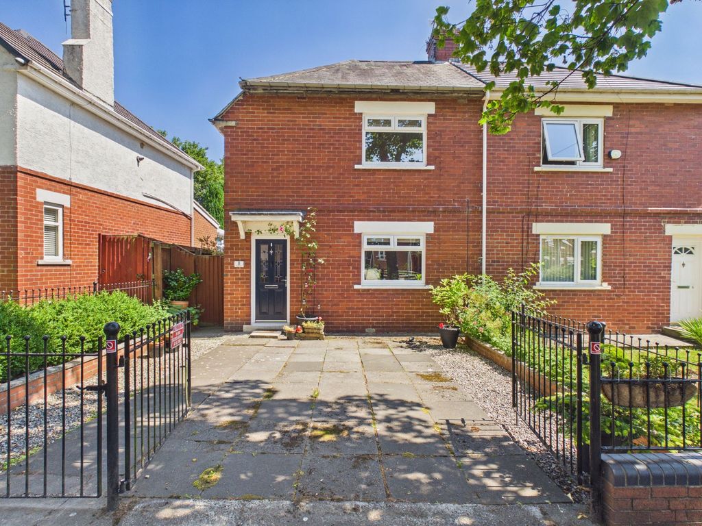 Property photo 1 of 10 External