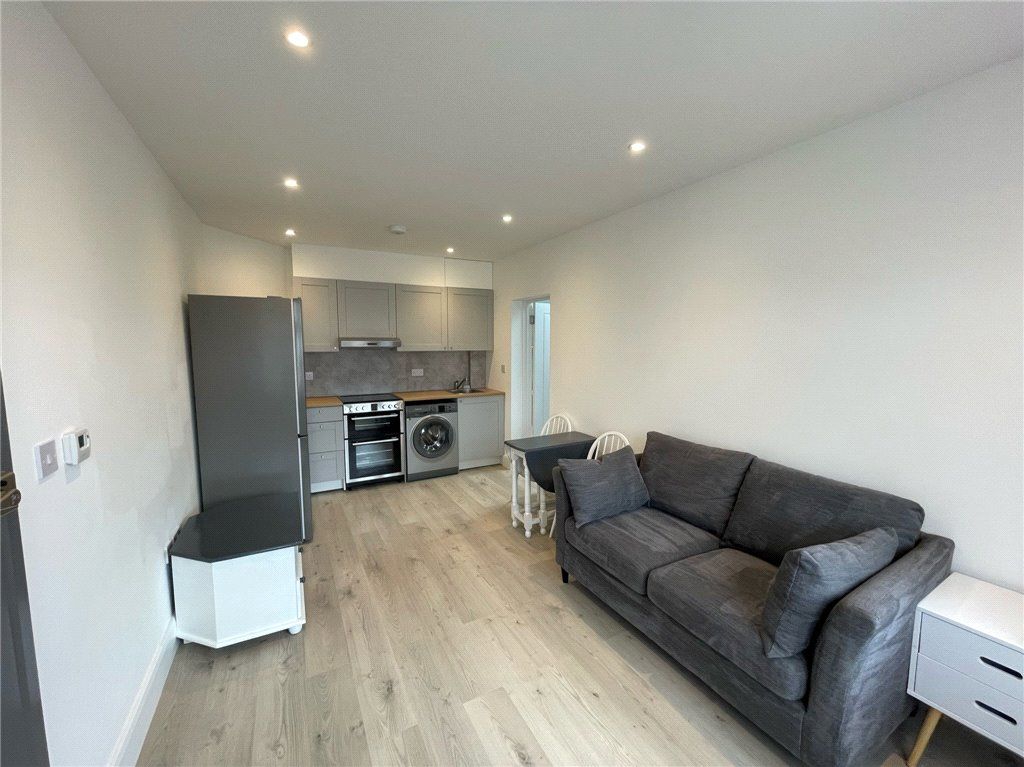 Property photo 2 of 8 Kitchen/Reception