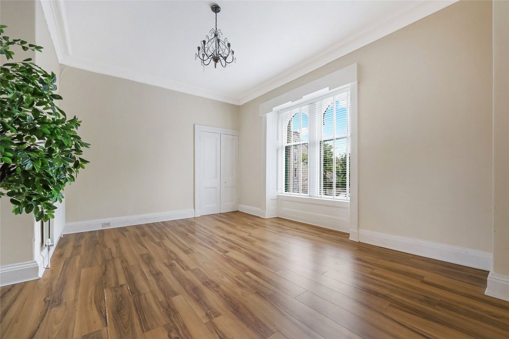 Additional image 6 of 4 bed flat for saleBrisbane Street, Greenock, Inverclyde PA16