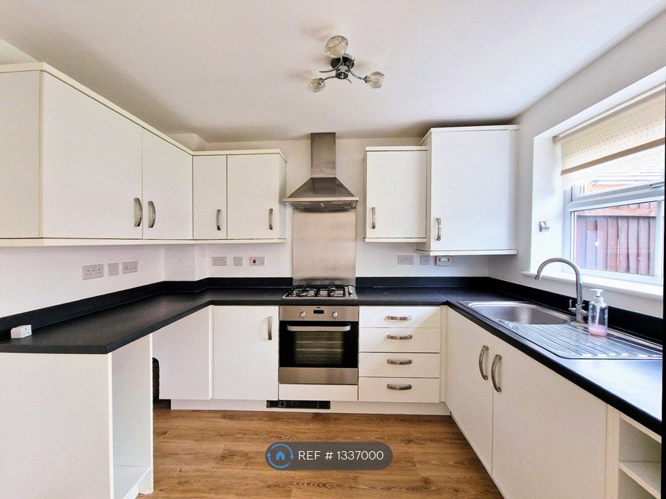 Property photo 3 of 18