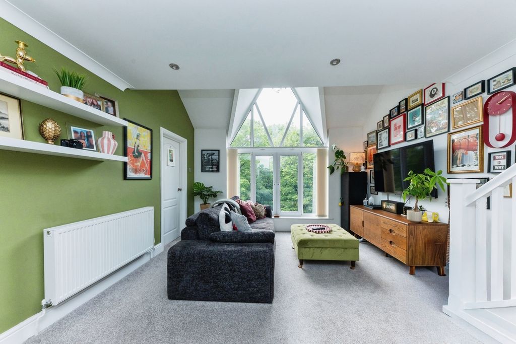 Property photo 2 of 22 Pbox-Img.Jpg