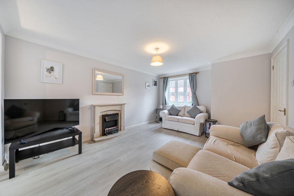 Property photo 2 of 20 1401932-20-696F77...