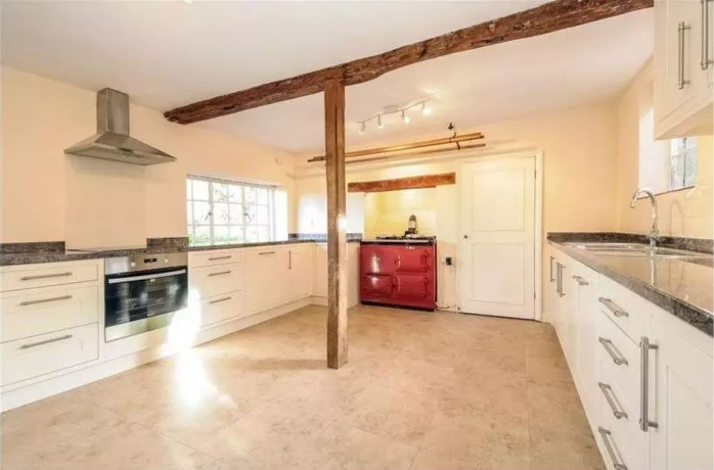 Property photo 3 of 12