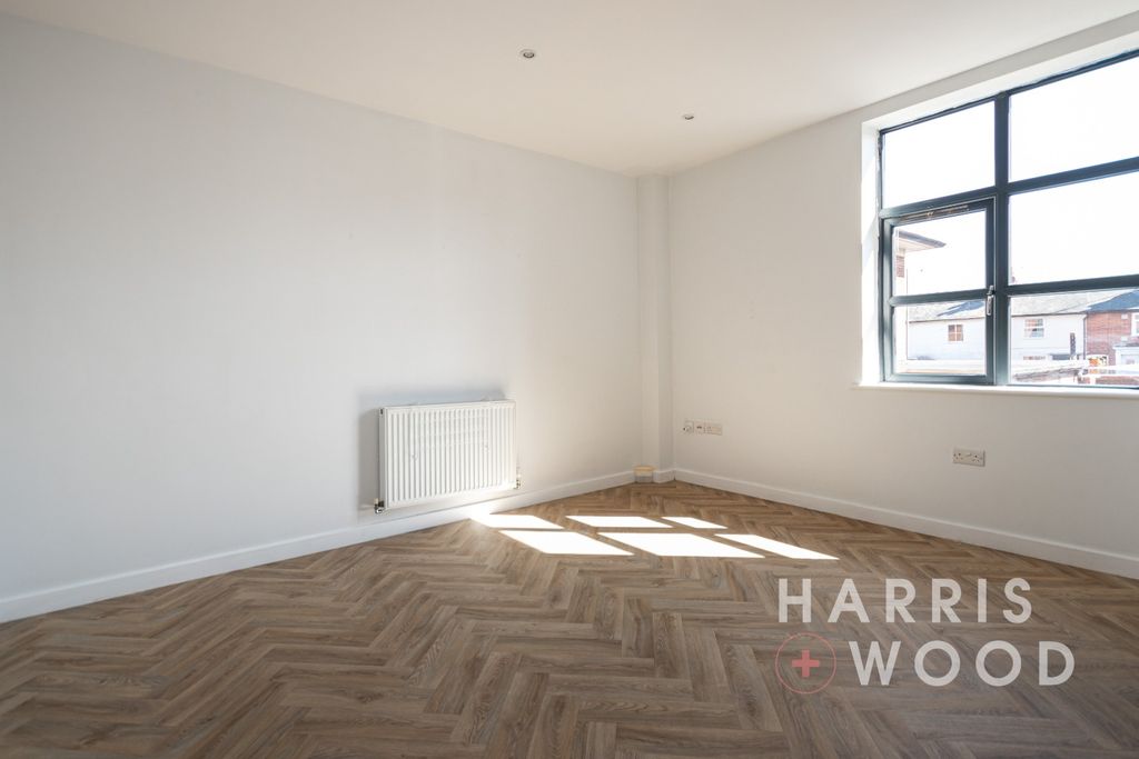 Property photo 3 of 8 41080611