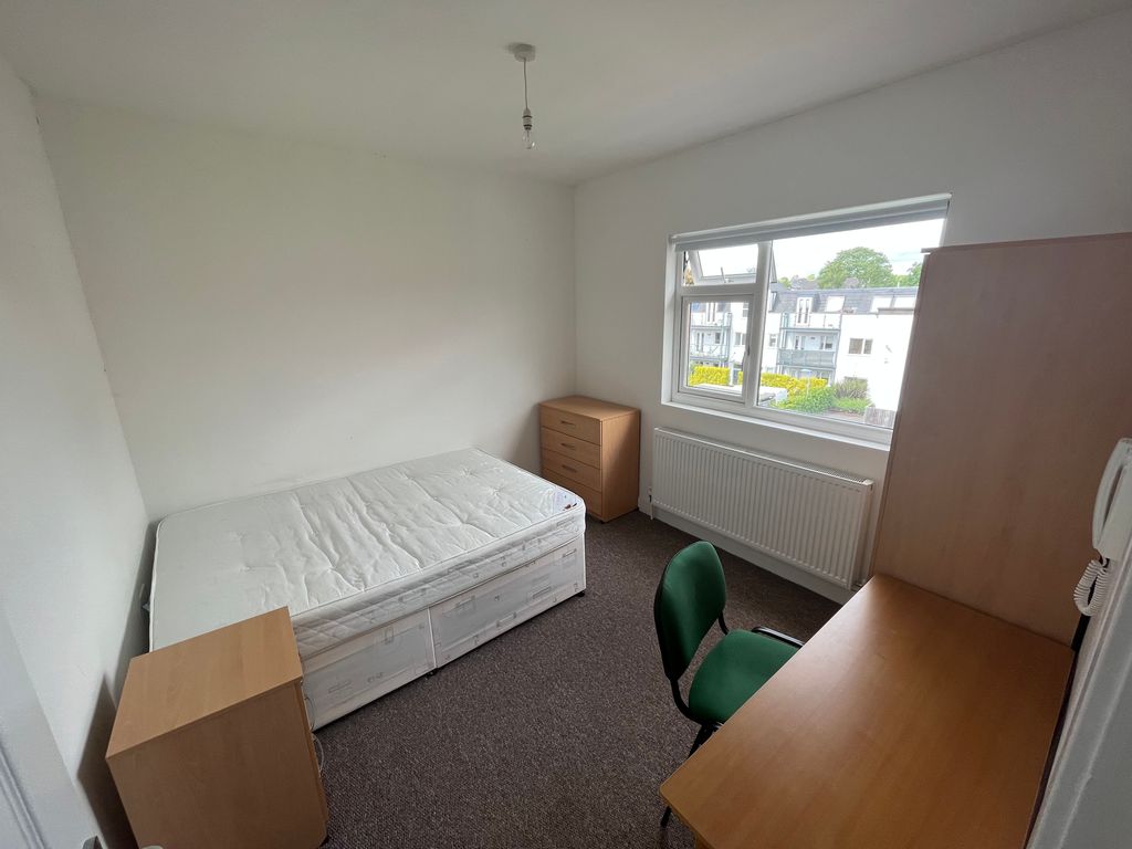 Property photo 1 of 3