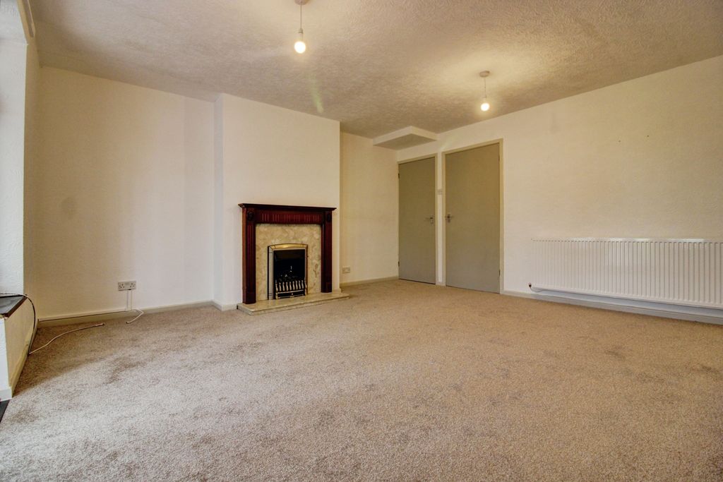 Property photo 2 of 14 Living Room