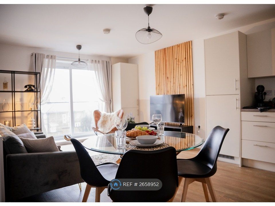 Property photo 2 of 31