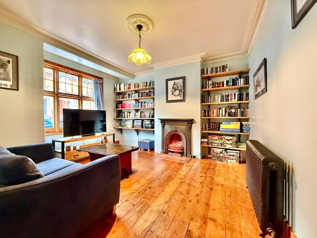 Property photo 2 of 14 Picture No. 12