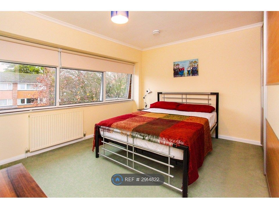 Property photo 2 of 10 Large Double