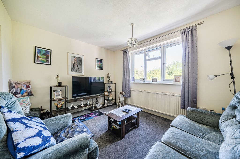 Property photo 3 of 8 88467E1A-40Bf-440...