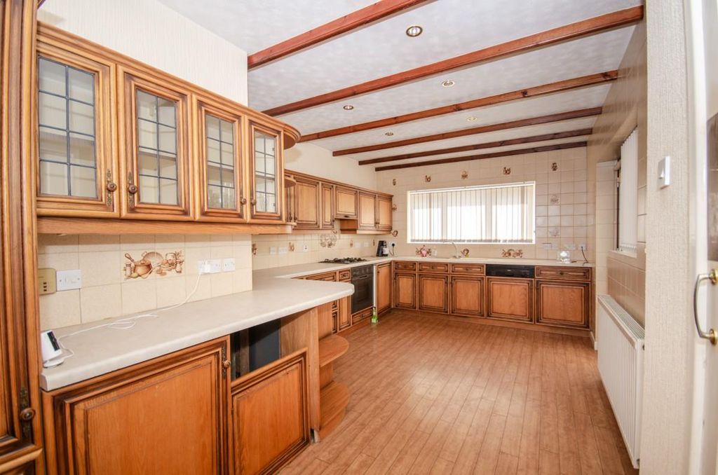 Property photo 3 of 20 Kitchen.Jpg