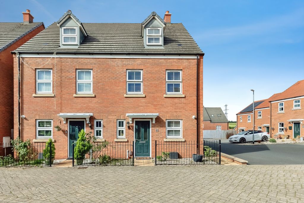 Property photo 3 of 28