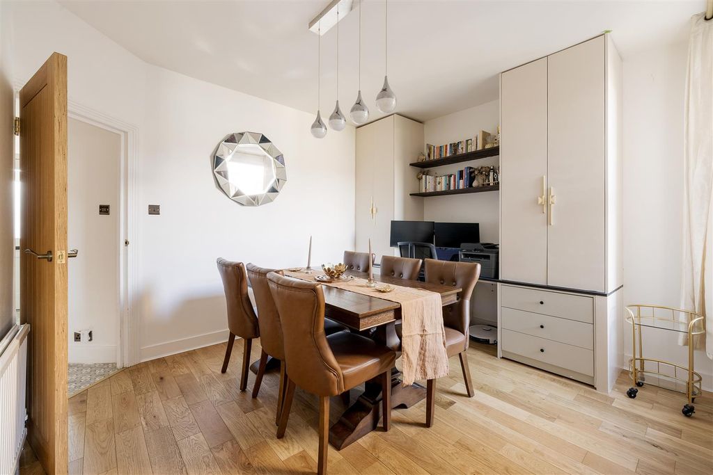 Property photo 3 of 21 Fourth Avenue, E12