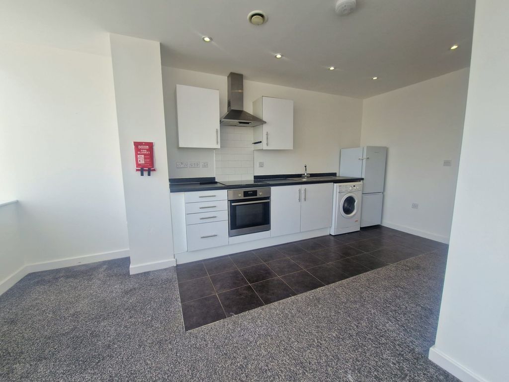 Property photo 2 of 5 Bd28c56F-099c-4559-8624-7c4A18Ae76Ac