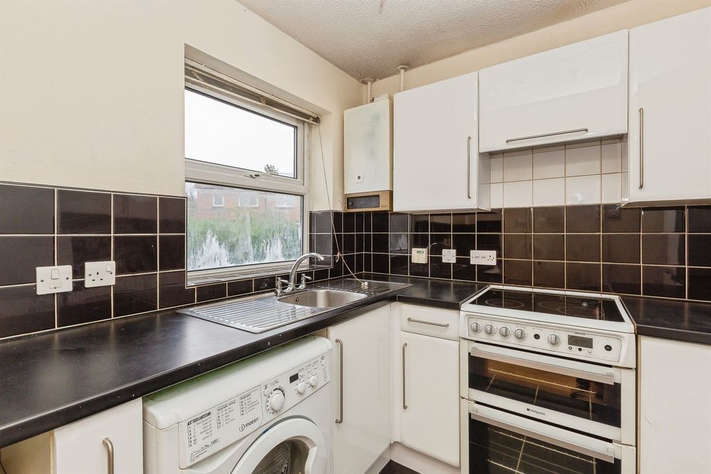 Property photo 3 of 17