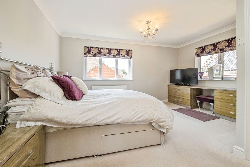 Property photo 3 of 23