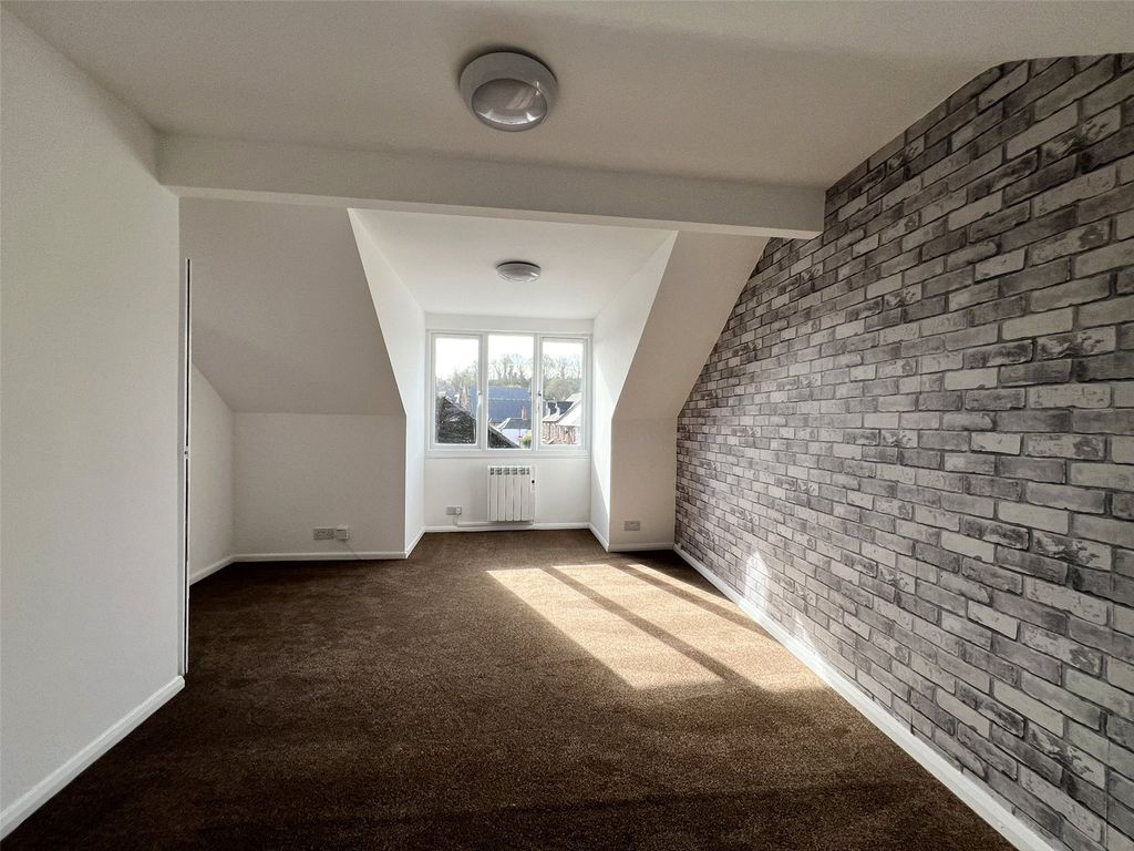 Property photo 3 of 8 Picture No. 13