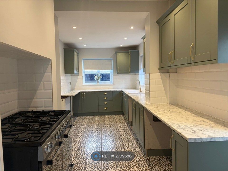 Property photo 3 of 35