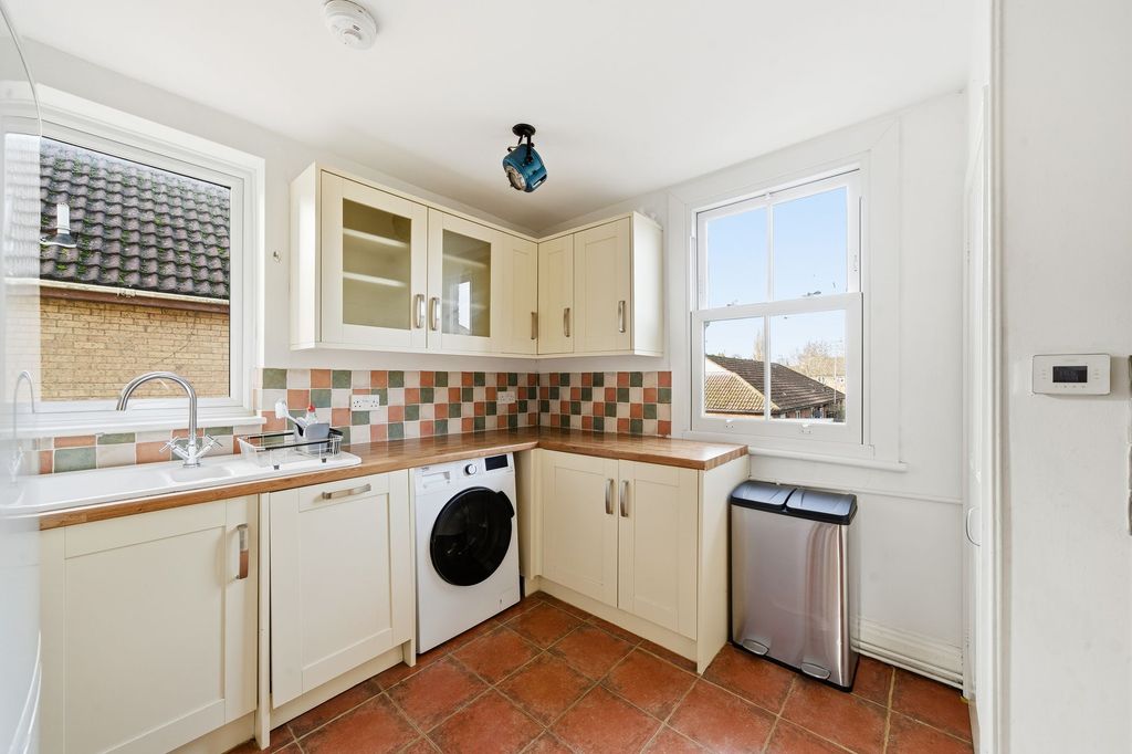 Property photo 2 of 23