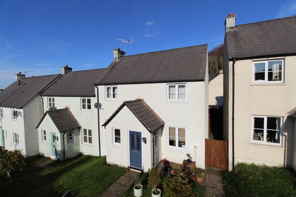 Property photo 1 of 9