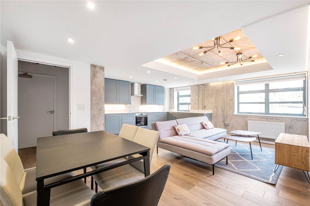Property photo 1 of 11 Reception Room