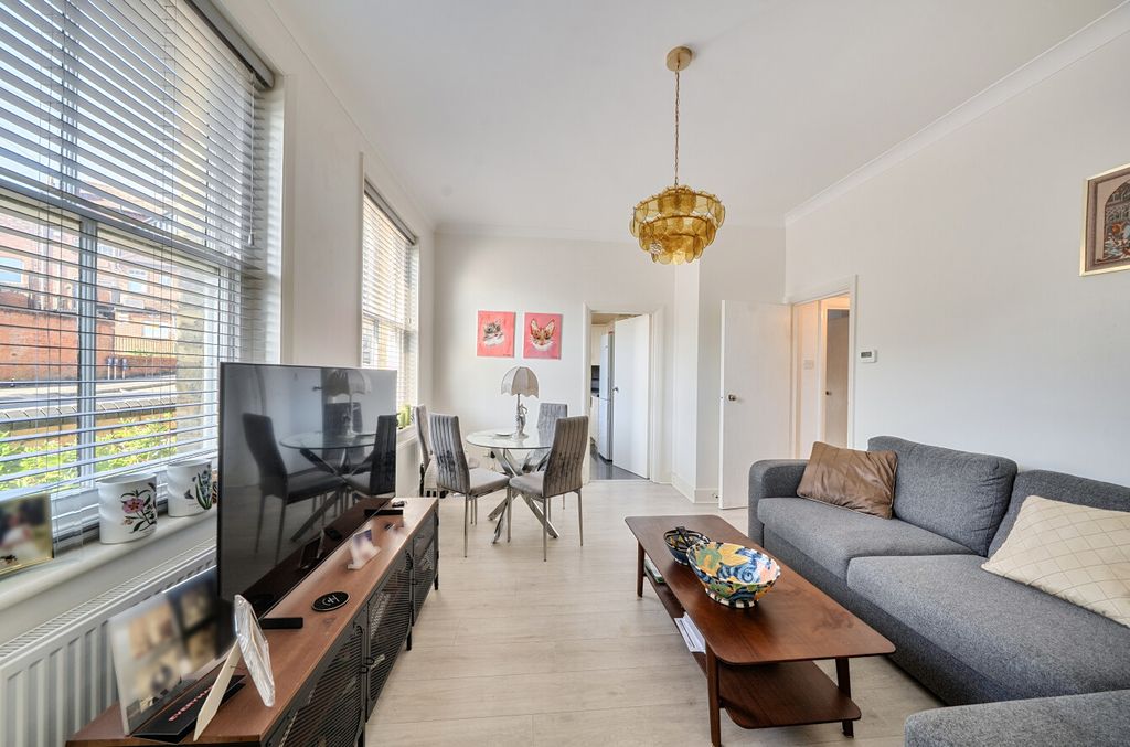 Property photo 3 of 16 1482978-7-6A3Cea2...