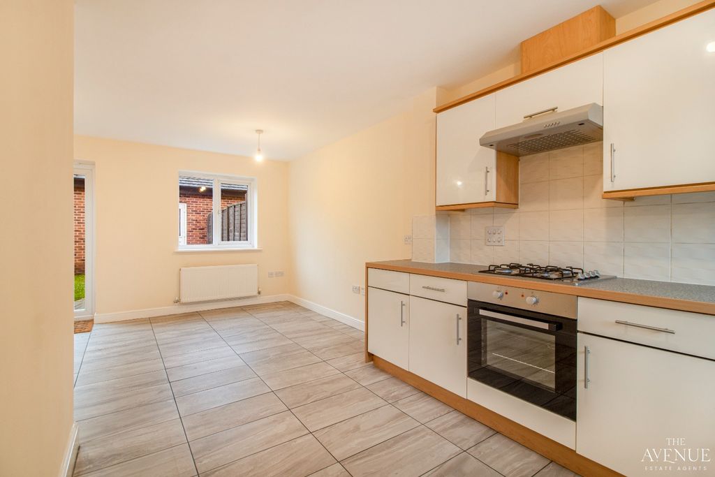 Property photo 2 of 19 4748285