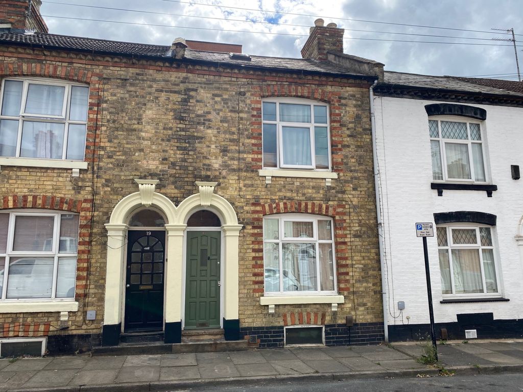 Property photo 1 of 10 Front