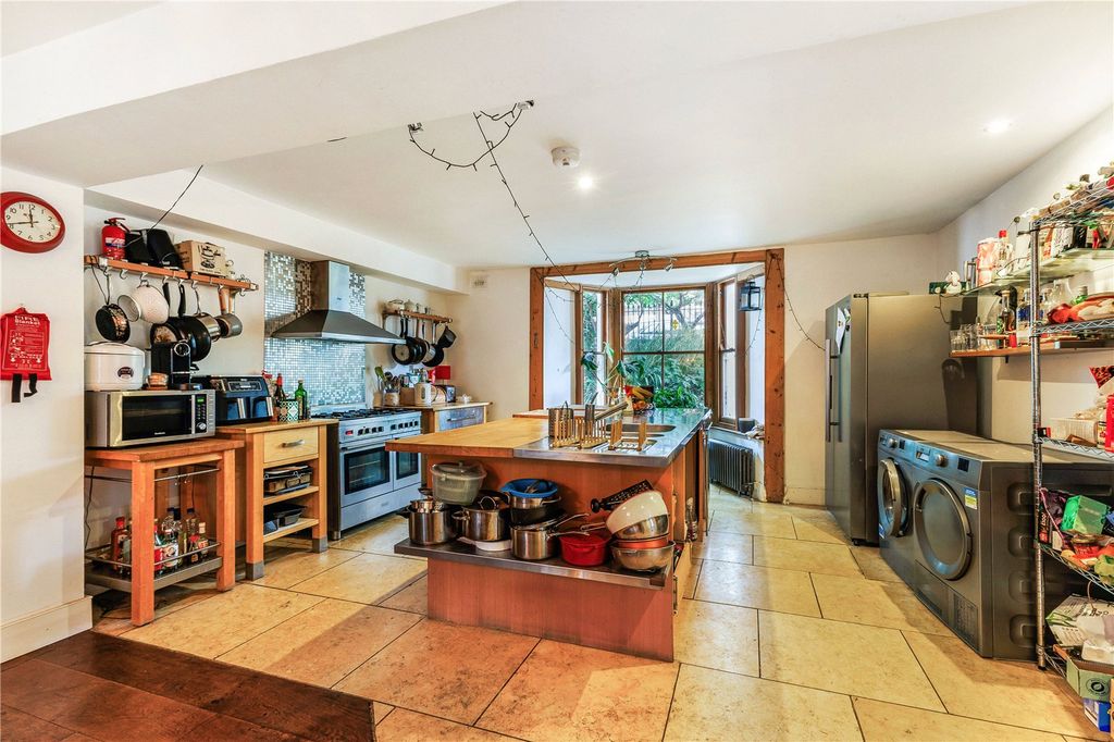 Property photo 3 of 33 Kitchen/Dining Room
